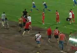 Bulgar taraftarlar İsrail takımını kovaladı