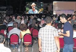 İlk bölüm köy  meydanında!