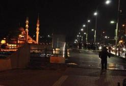 Galata Köprüsü'nde bomba paniği