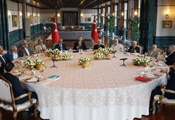 Saray sofrası konukları: Cumhurbaşkanı görevi Kılıçdaroğlu'na vermeyecek