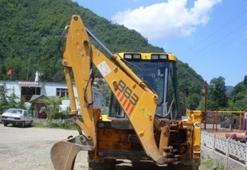 O ilçede iş makinelerine el konuldu
