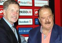 'İlhan Cavcav kafadan sakat biri...'