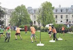 Harry Potter'ın fantastik oyunu 'quidditch' şimdi üniversitelerde