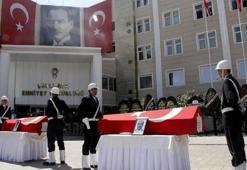 Emniyet müdürü şehit cenazesinde isyan etti
