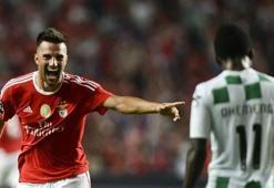 Gol düellosu Benfica'nın