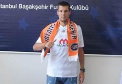 Başakşehir Perbet'i yolladı