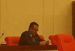 Meclis'te dikkat çeken kare!