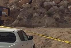 PKK’lılar iş makinelerini yaktı