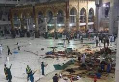 Kabe'de vinç düştü! Çok sayıda ölü var