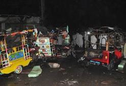 Pakistan'da bombalı saldırı