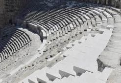 Aspendos restorasyonunda 'mutfak mermeri’ eleştirisi