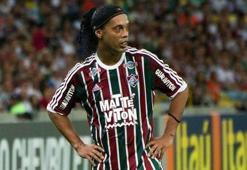 Ronaldinho sözleşmesini feshetti