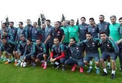 Milli Takım'dan Aziz Sancar'a imzalı forma