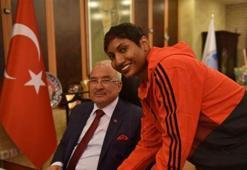 McCoughtry yeniden Türkiye’de