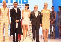 Hande Yener podyumda!
