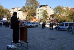 Mitingini 6 kişi izledi