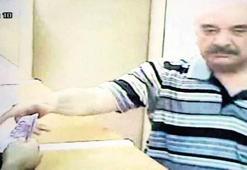 Döviz bozduran müşteriye 10 bin lira fazla verdiler
