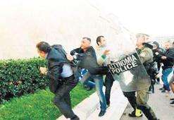 Dayaktan kaçıp meclise sığındı