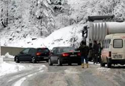 Ilgaz Dağı'nda kar ulaşımı aksattı