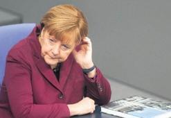 Merkel’in desteği düşüyor