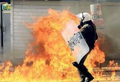 Hükümete karşı greve hükümet desteği