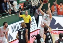 Uşak Sportif'in çıkışı sürüyor
