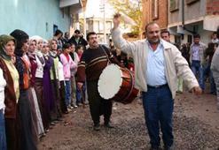Davullu sokak düğününe izin