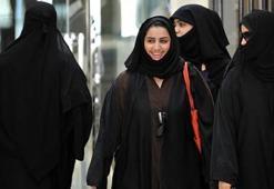 Suudi Arabistan'da kadınlar ilk kez sandığa gidiyor