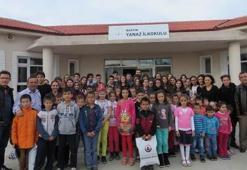 "Köy okulunu kitapsız bırakmadılar!"