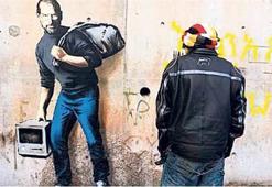 Banksy’nin kaleminden ‘Göçmen Jobs’