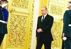 Putin neden böyle yürüyor