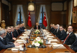 Erdoğan: Adam bazukayla Meclis'e geliyor