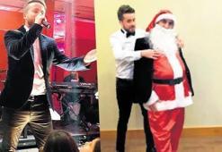 Ceketini hediye etti