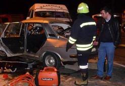 Otomobille minibüs kavşakta çarpıştı: 4 ölü, 6 yaralı