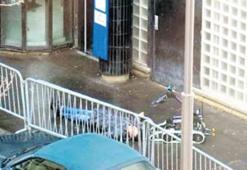 Paris’te ‘sahte bombacı’ paniği