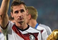 Klose futbola veda ediyor