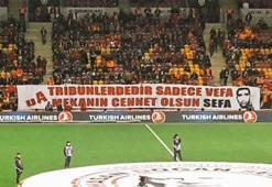 TT Arena'da 'Sefa' pankartı