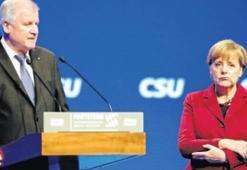 Merkel’e mülteci davası