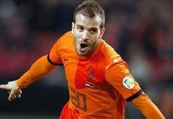 Antalya Van der Vaart'ın peşinde