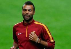 Ashley Cole'un sözleşmesi feshedildi