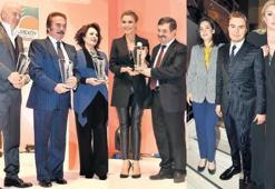 Ödül yağmuru