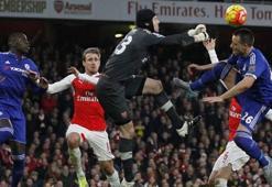 Arsenal evinde yıkıldı!