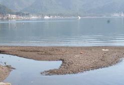Marmaris'te 15 gündür deniz çekiliyor