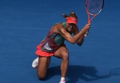 Serena'ya Panzer çarptı
