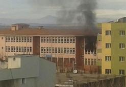 PKK Şırnak'ta 3 okul yaktı
