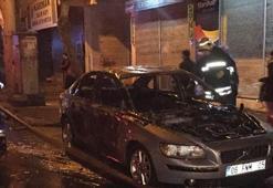 Diyarbakır’da teröristler araç yaktı
