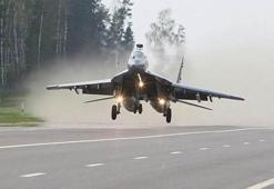 Karadeniz kıyısında tehlikeli gelişme! Rus savaş uçakları...