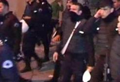 Polise saldırmak istediler! Vatandaşlar kovaladı