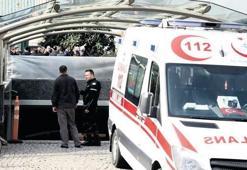 Plazanın terasından düşen personel öldü