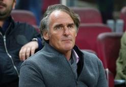 Yeni hoca tribünde!